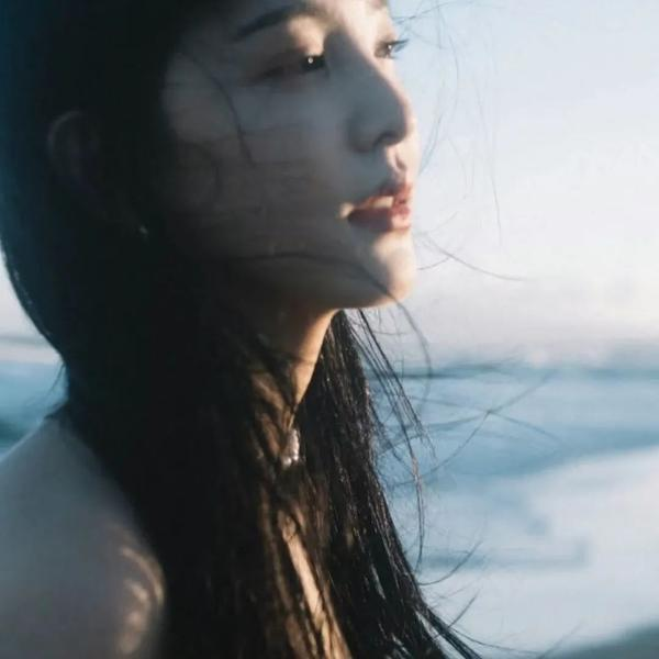 闪婚病娇后每天都在努力求生